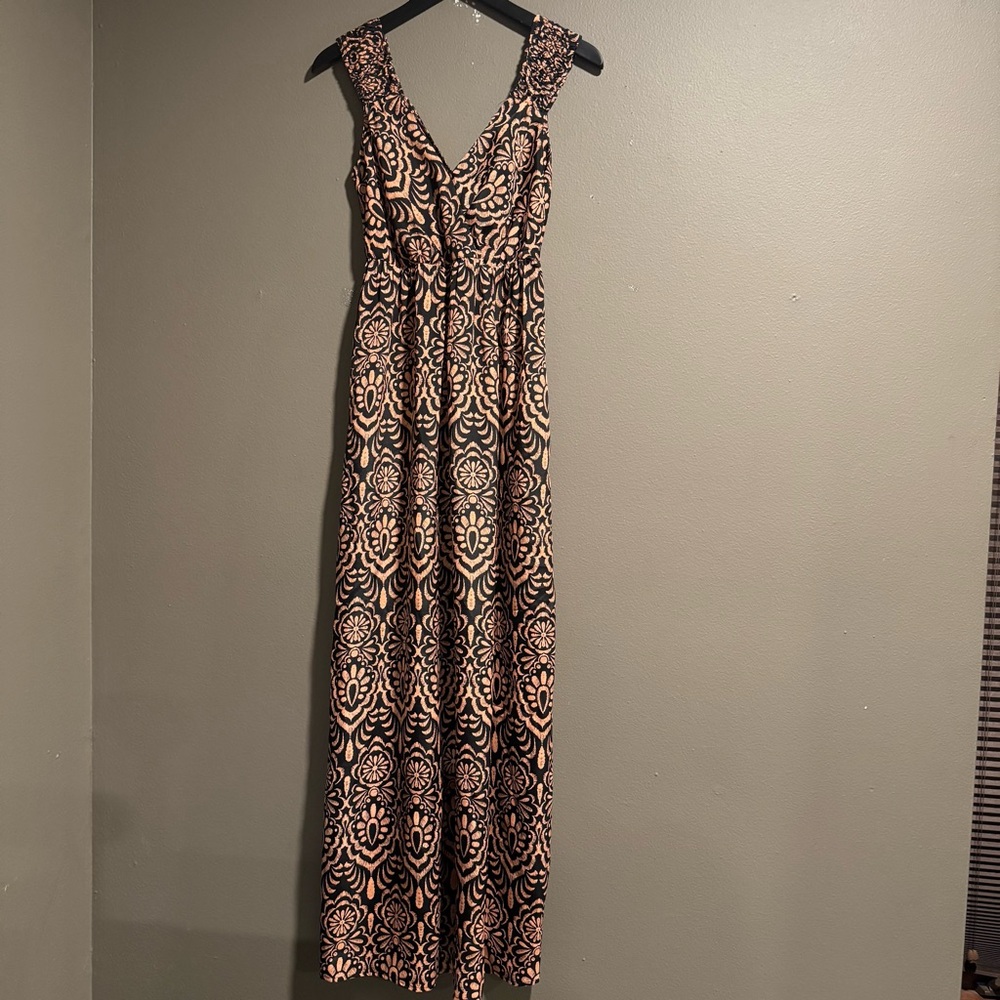 Attention Sleeveless V-neck Maxi Gown Size Medium